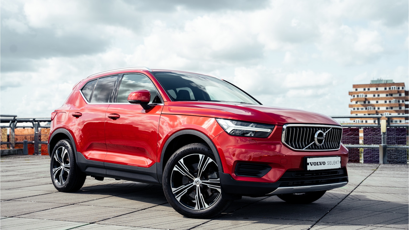 Volvo XC40 - T4 Recharge Inscription / Leder / 19" velgen / Achterbank verwarmd / - AutoWereld.nl