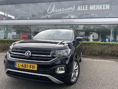 Volkswagen T-Cross - 1.0 TSI Life Achteruitrijcamera - Cruise control - Airco - Trekhaak - Dakrails - Stuur led