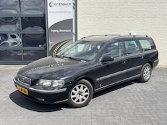 Volvo V70 - 2.4 Comfort Line | Airco | Cruise control | Trekhaak |