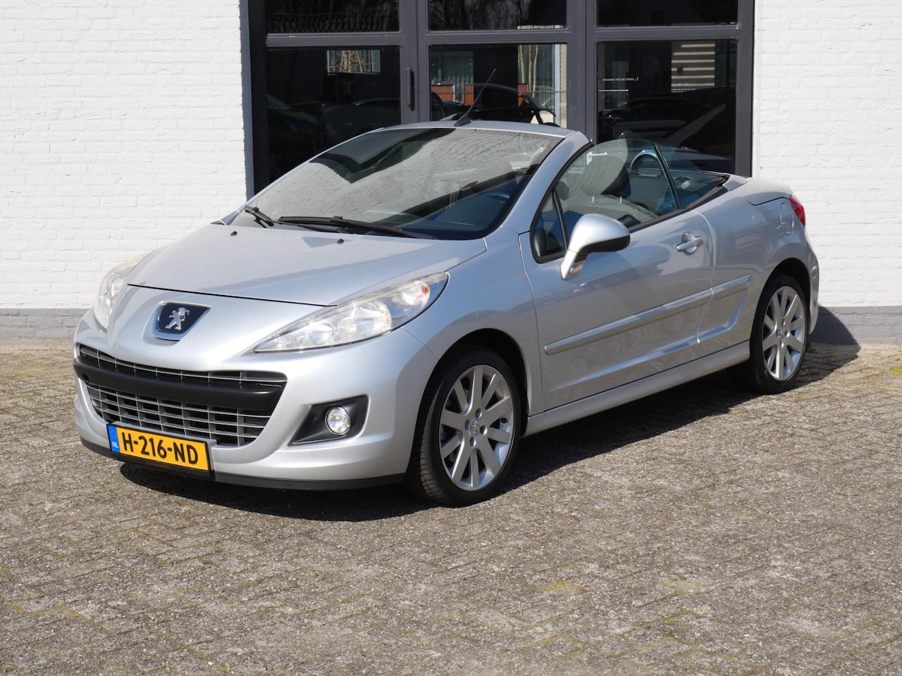 Peugeot 207 CC - 1.6 VTi Airco Elektrische ramen 17 Inch - AutoWereld.nl