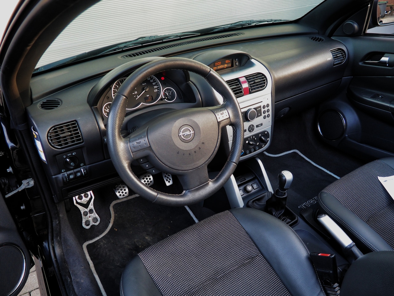 Opel Tigra TwinTop - 1.4 Sport AIRCO LEDER STOELVERW. LM VELGEN.