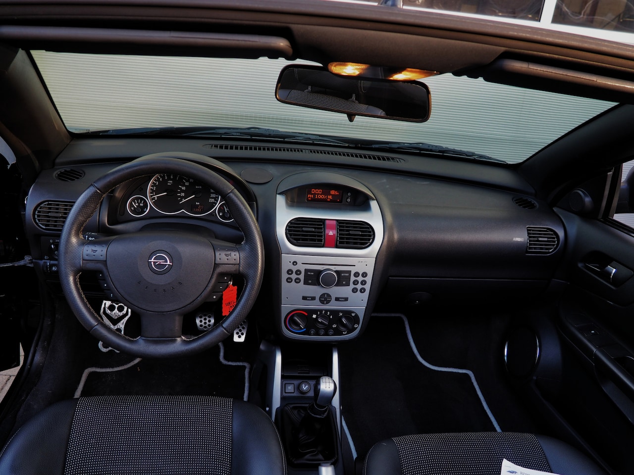 Opel Tigra TwinTop - 1.4 Sport AIRCO LEDER STOELVERW. LM VELGEN.