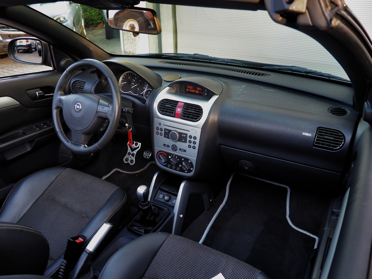 Opel Tigra TwinTop - 1.4 Sport AIRCO LEDER STOELVERW. LM VELGEN.