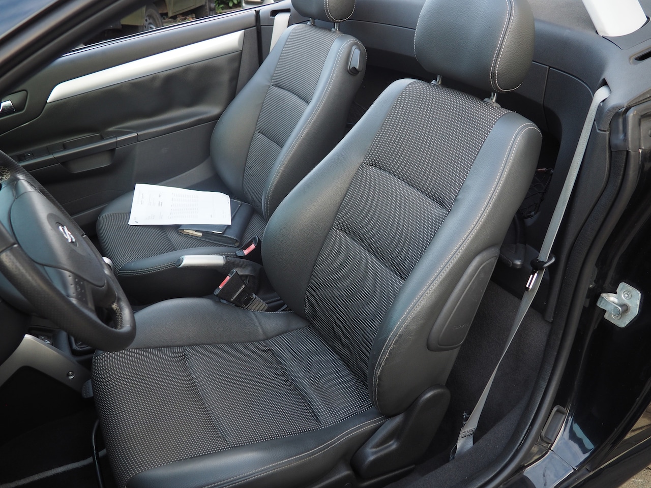 Opel Tigra TwinTop - 1.4 Sport AIRCO LEDER STOELVERW. LM VELGEN.