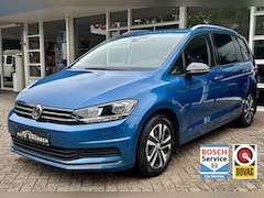 Volkswagen Touran - 1.0 TSI Comfortline 7p Climat, ACC, Stoelvw, Trekhaak, LM