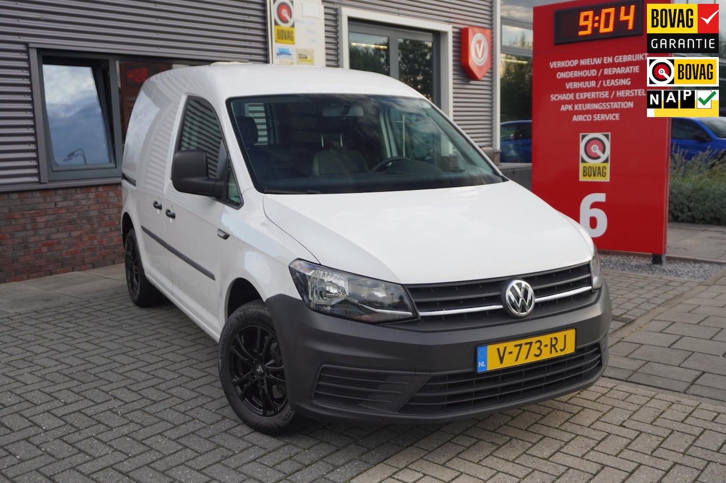 Volkswagen Caddy - 2.0 TDI L1H1 BMT Trendline / Radio / Airco / Bluetooth / Lichtmetalen velgen - AutoWereld.nl