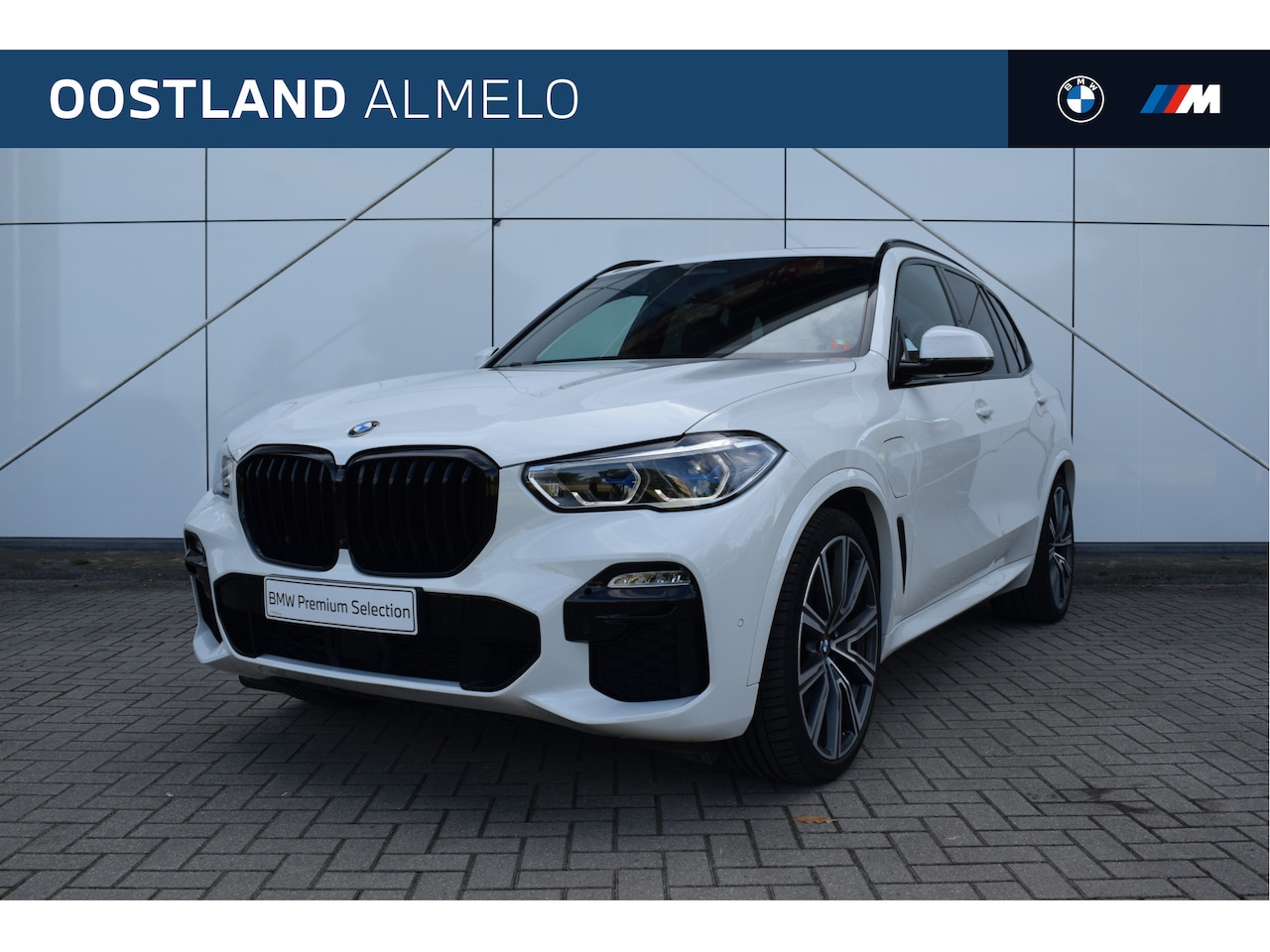 BMW X5 - xDrive45e M Sport Automaat / Panoramadak / Sportstoelen / Adaptief onderstel / Soft-Close - AutoWereld.nl