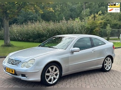 Mercedes-Benz C-klasse Sportcoupé - 180 K. Class/AIRCO/CRUISE/ELECRAMEN VOOR/TREKHAAK