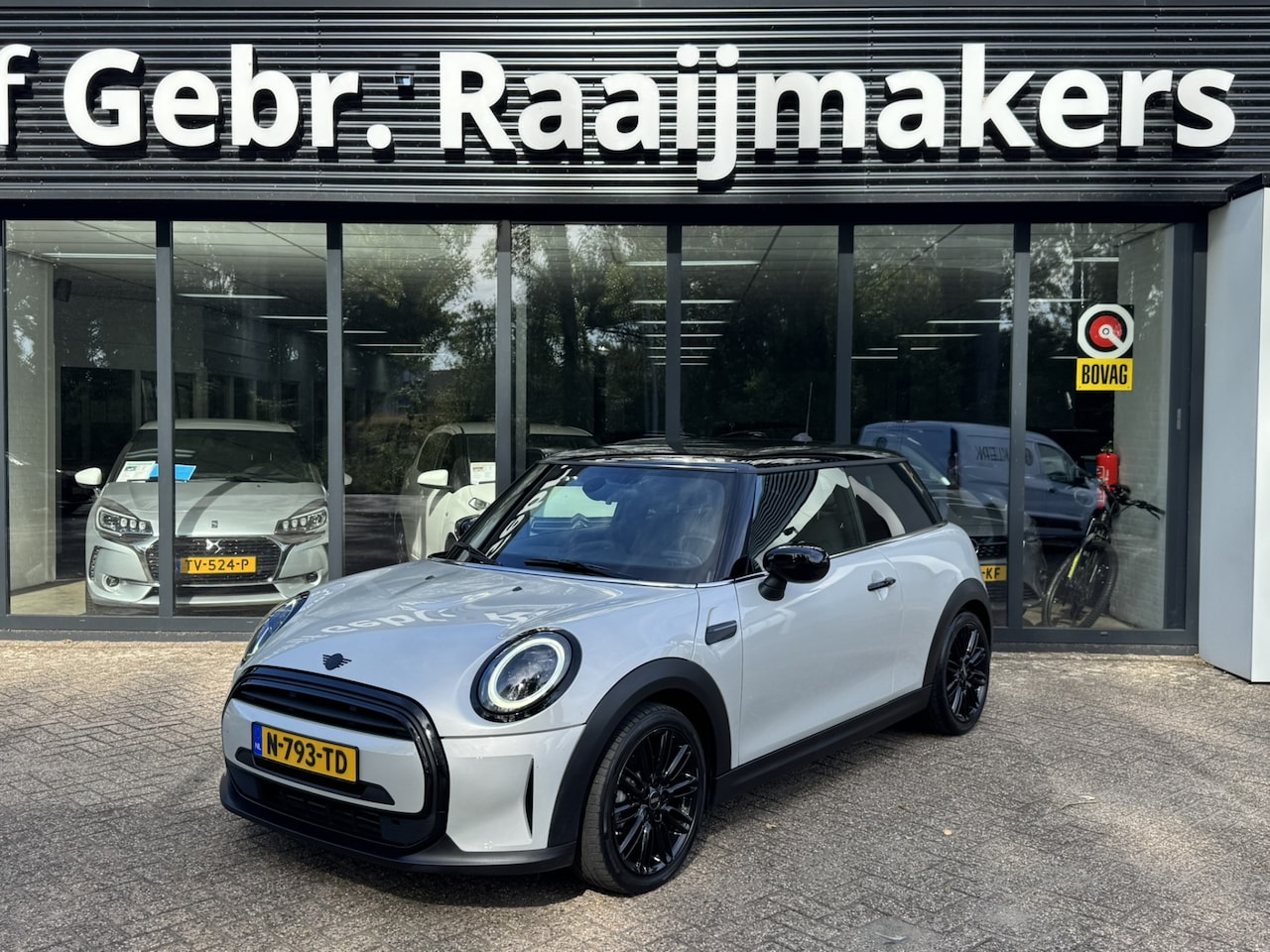 MINI Cooper - Mini 1.5 Business Edition*LED*Navi*Stoelverwarming* - AutoWereld.nl