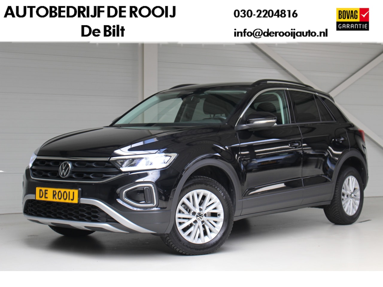 Volkswagen T-Roc - 1.0 TSI Life Navigatie | Climate Control | Parkeersensoren | Stoelverwarming | All Season - AutoWereld.nl