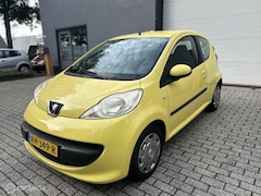 Peugeot 107 - 1.0-12V XR