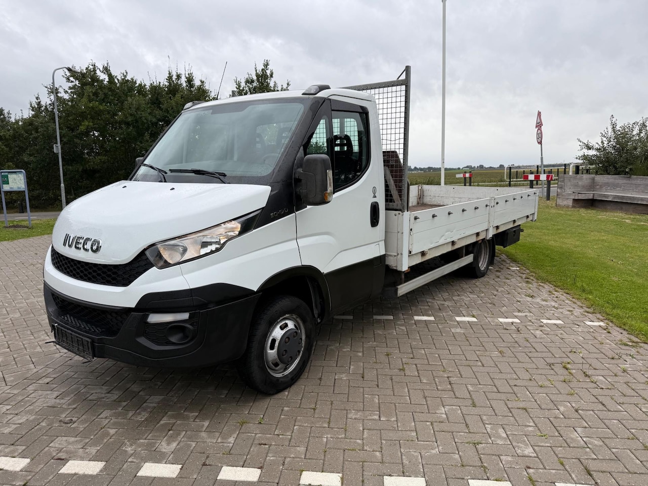 Iveco Daily - 50-170 chassis cabine oprijwagen open laadbak luchtvering - AutoWereld.nl