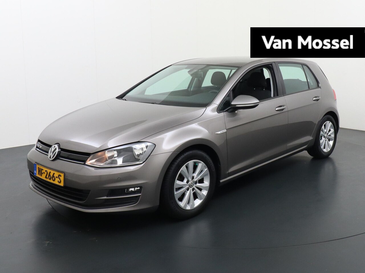 Volkswagen Golf - 1.0 TSI Comfortline | LM velgen | Parkeer sensoren | Climate control - AutoWereld.nl