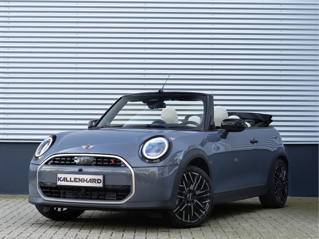 MINI Cabrio - Mini 2.0 Cooper S - Favoured - Pakket XL - ACC - Memoryzetel - Head-up - AutoWereld.nl