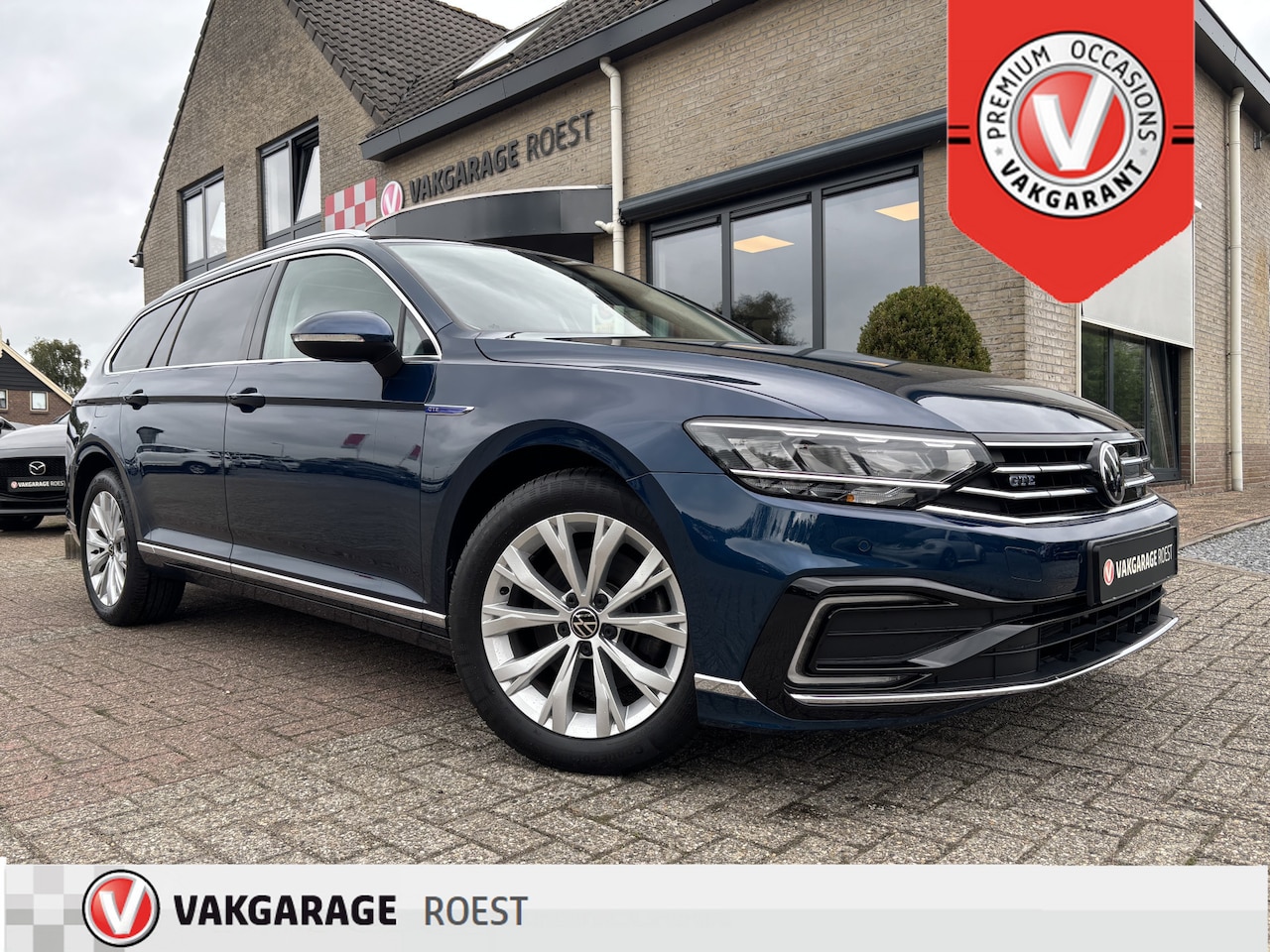 Volkswagen Passat Variant - 1.4 TSI PHEV GTE Automaat Business Trekhaak / Panoramadak / Camera - AutoWereld.nl