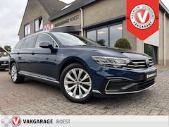 Volkswagen Passat Variant - 1.4 TSI PHEV GTE Automaat Business Trekhaak / Panoramadak / Camera