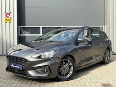 Ford Focus Wagon - 1.5 EcoBoost ST Line Automaat | Navi | Carplay | Camera | All Season | Trekhaak | Interess