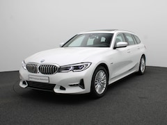 BMW 3-serie Touring - 320e High Executive | Luxury Line | Parking Pack | Achteruitrijcamera | Panoramadak | Spor