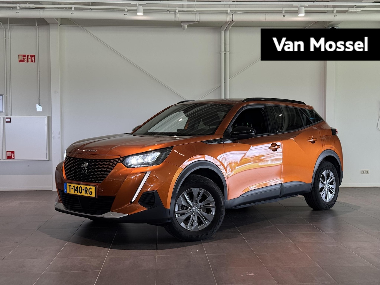 Peugeot e-2008 - EV Style 50 kWh | Camera | Navigatie | Climate control - AutoWereld.nl