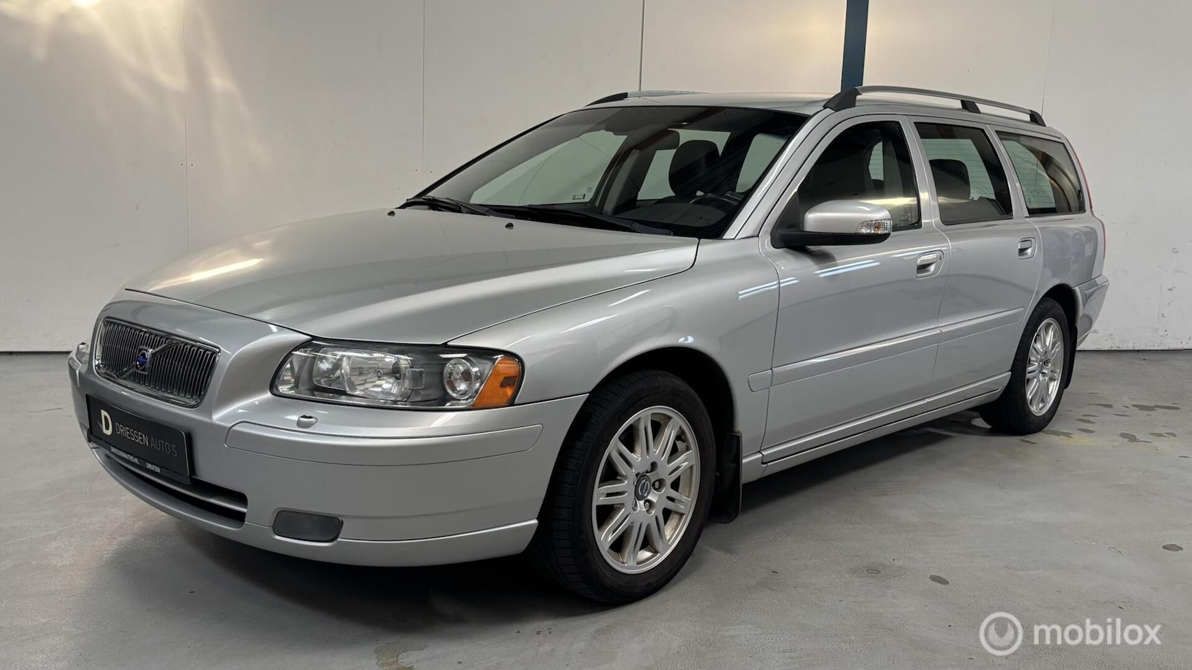 Volvo V70 - 2.4 Edition Classic 170pk / XENON / TREKHAAK - AutoWereld.nl