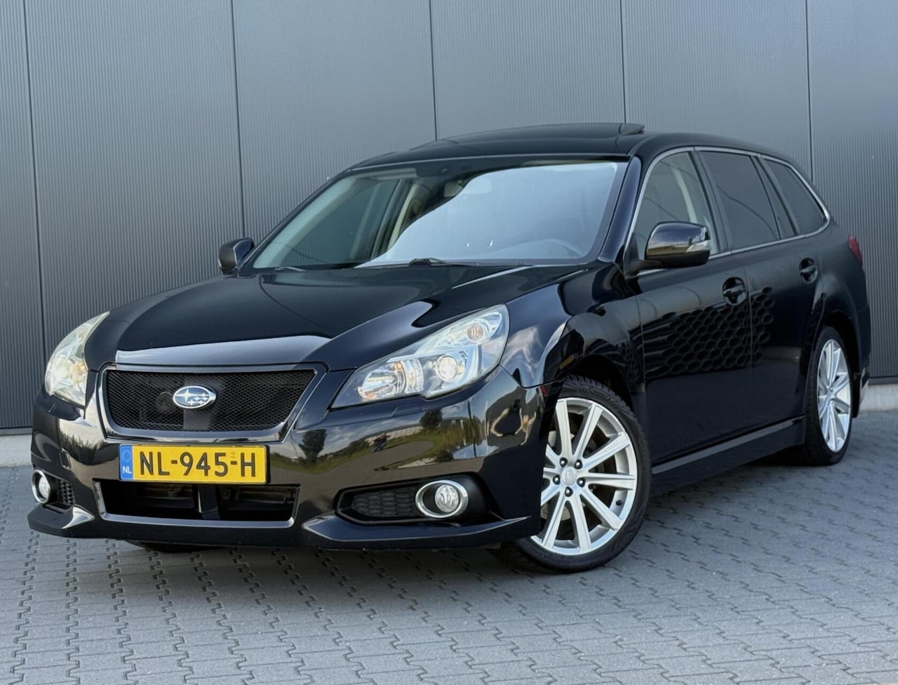 Subaru Legacy Touring Wagon - 2.5I Sport Executive Schuifdak - Leder - Xenon - AutoWereld.nl
