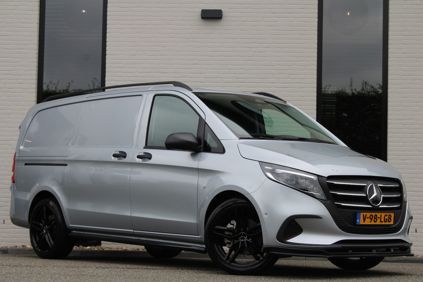 Mercedes-Benz Vito - 116 CDI / Automaat / Lang / Edition / Led / Leer / Camera / Vol Opties / NIEUW!! - AutoWereld.nl