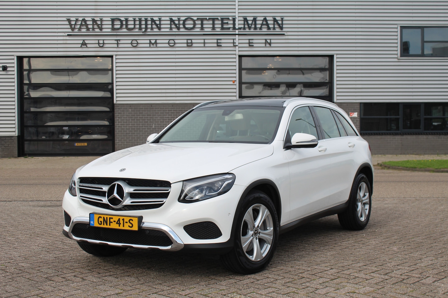 Mercedes-Benz GLC-klasse - 250 4MATIC Premium Plus / Panoramadak / Leer - AutoWereld.nl