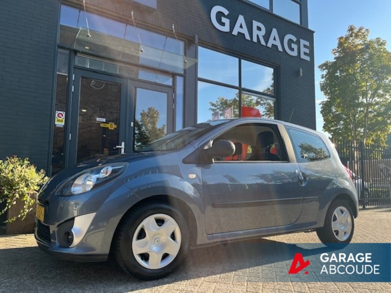 Renault Twingo - 1.2 16V E4 S - AutoWereld.nl