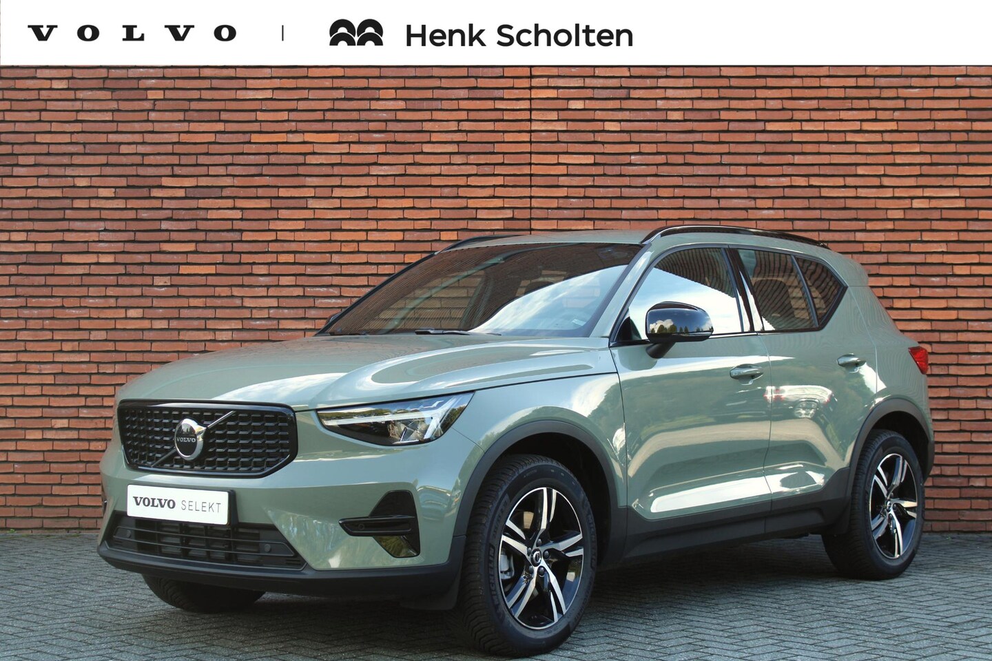 Volvo XC40 - B4 Automaat Plus Dark | Trekhaak | Parkeercamera | Verwarmbare Voorstoelen | Apple Carplay - AutoWereld.nl