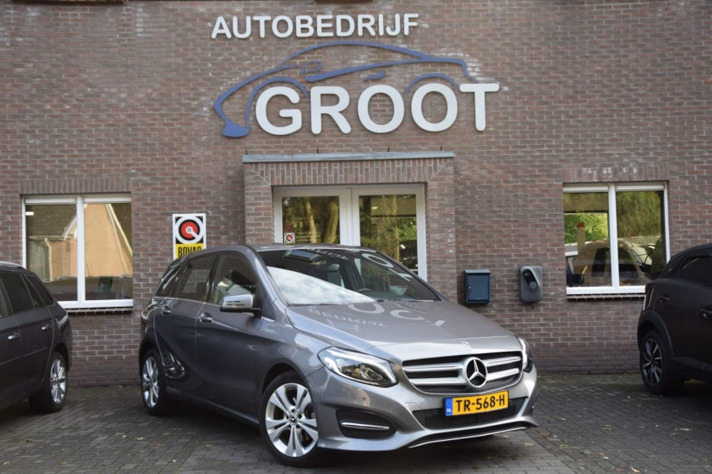 Mercedes-Benz B-klasse - 180 AMBITION 32.000KM! AUTOMAAT/TREKHAAK/CRUISE - AutoWereld.nl