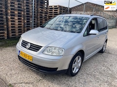 Volkswagen Touran - 1.6-16V FSI Trendline AUTOMAAT