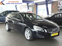 Volvo V60 - 1.6 T3 Momentum Clima | Cruise | Navi | PDC | Leer