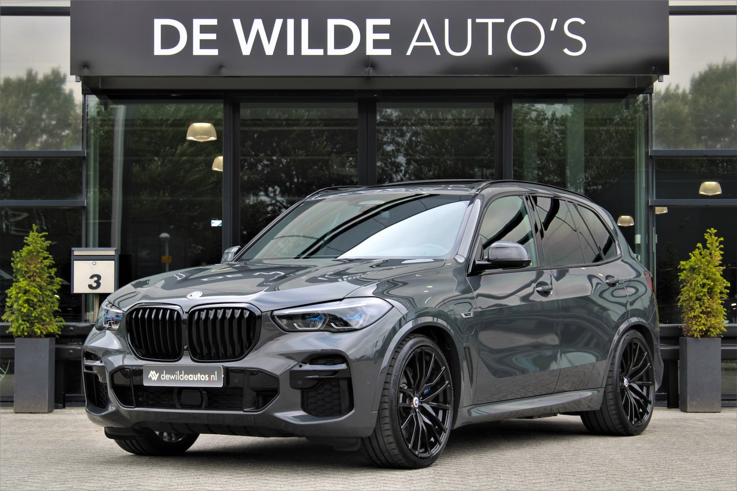 BMW X5 - xDrive45e M-sport 394pk Dravit Pano Trekhaak TV-scherm Harman/Kardon Stoelventilatie Carbo - AutoWereld.nl