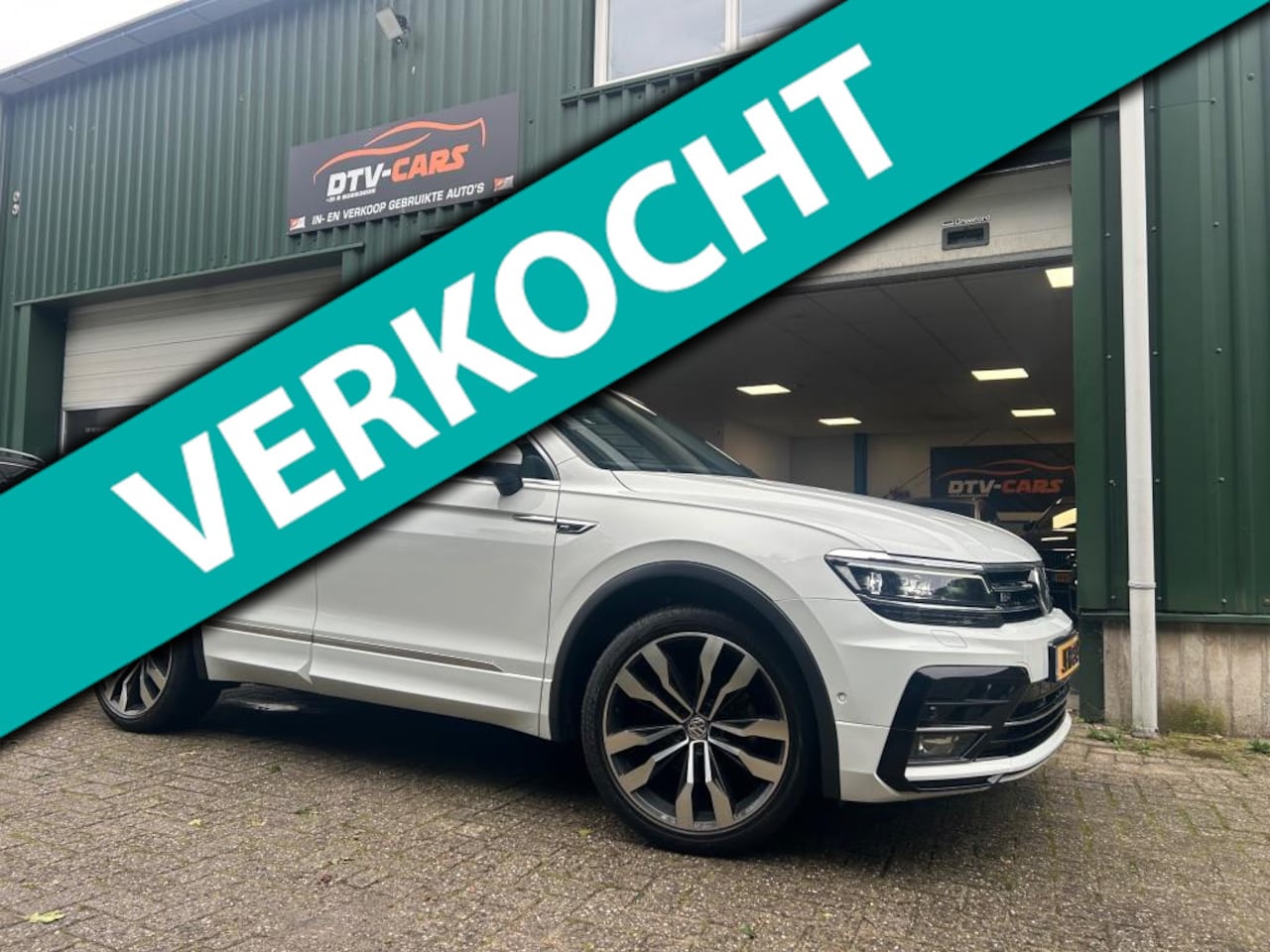 Volkswagen Tiguan - 1.5 TSI ACT Highline Business R Pano 20 inch Full opties - AutoWereld.nl