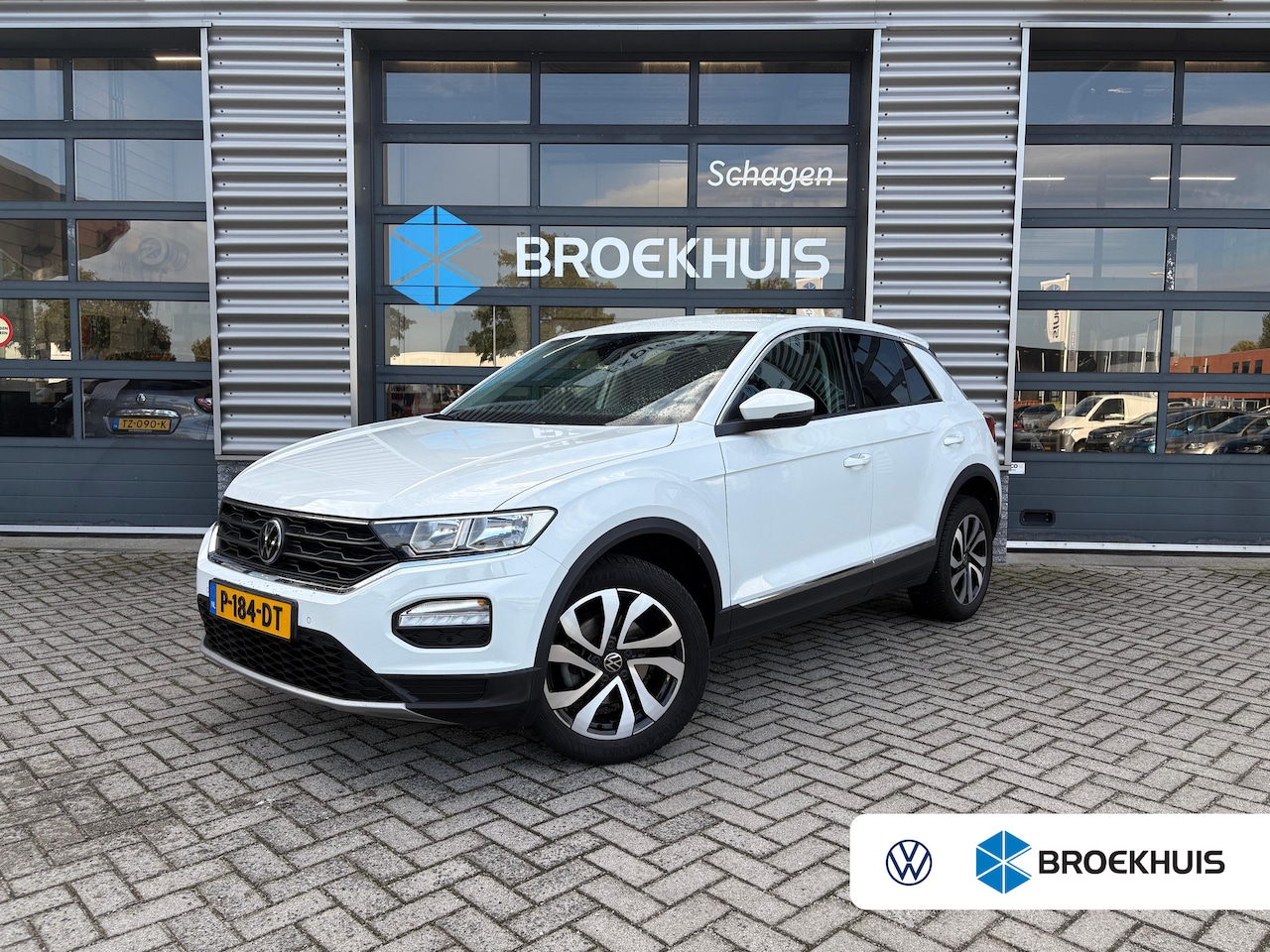Volkswagen T-Roc - Style Business 1.0 TSI 110 pk | Cruise control Adaptief | Parkeersensoren | Navigatie | Ap - AutoWereld.nl
