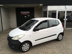 Hyundai i10 - 1.1 Pure / APK AUGUSTUS 2026 / RIJDT PRIMA / ZUINIG / HOGE INSTSAP / LAGE WEGENBELASTING