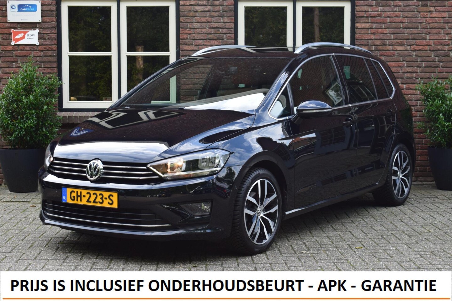 Volkswagen Golf Sportsvan - 1.2 TSI DSG Aut. Highline Lederen bekleding | 2X PDC | Stoelverw. - AutoWereld.nl