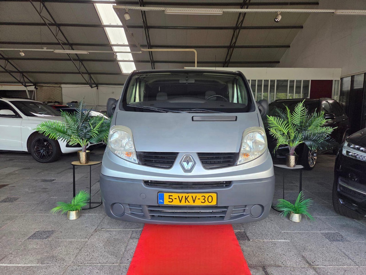 Renault Trafic - 2.0 dCi L2H1 DC 229812KM! 2011 - AutoWereld.nl