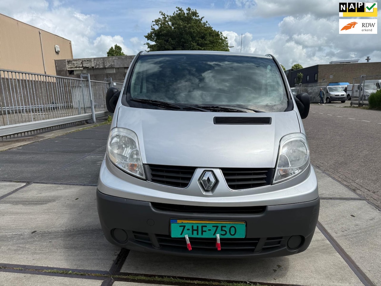 Renault Trafic - 2.0 dCi T27 L1H1 2.0 dCi T27 L1H1 - AutoWereld.nl
