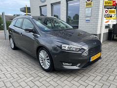Ford Focus Wagon - 1.0 Titanium Edition / Cruise Controle / Climate Controle / PDC V+A / Telefoon / Navigatie