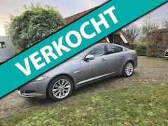 Jaguar XF - 3.0D–LEER –CAMERA -NAVI –18”