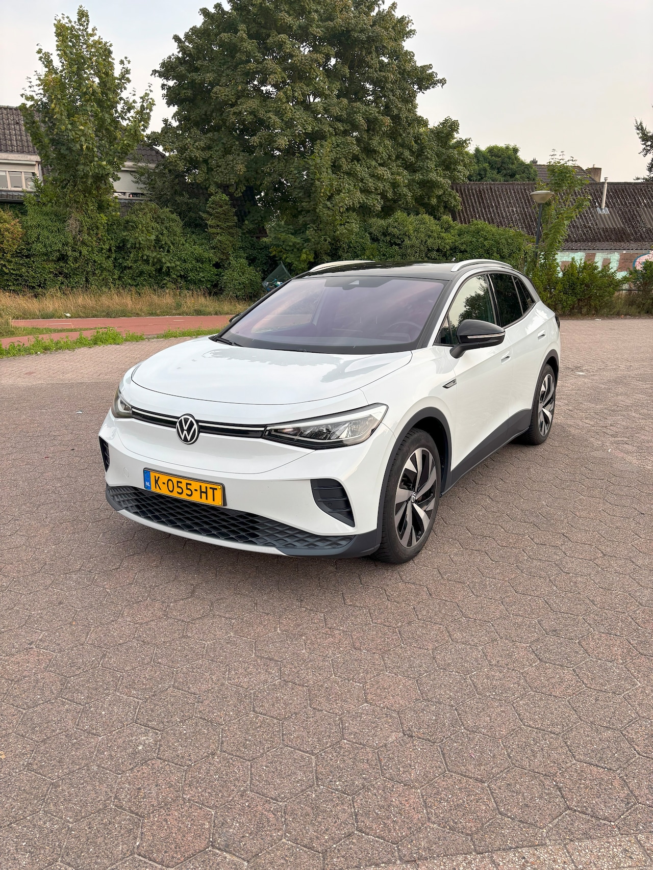 Volkswagen ID.4 - First 1st versie en two tone (zwart dak) - AutoWereld.nl
