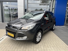 Ford Kuga - 1.5 Titanium | Trekhaak | Camera | Parkeersensoren v+a | El. achterklep | Apple Carply/ An