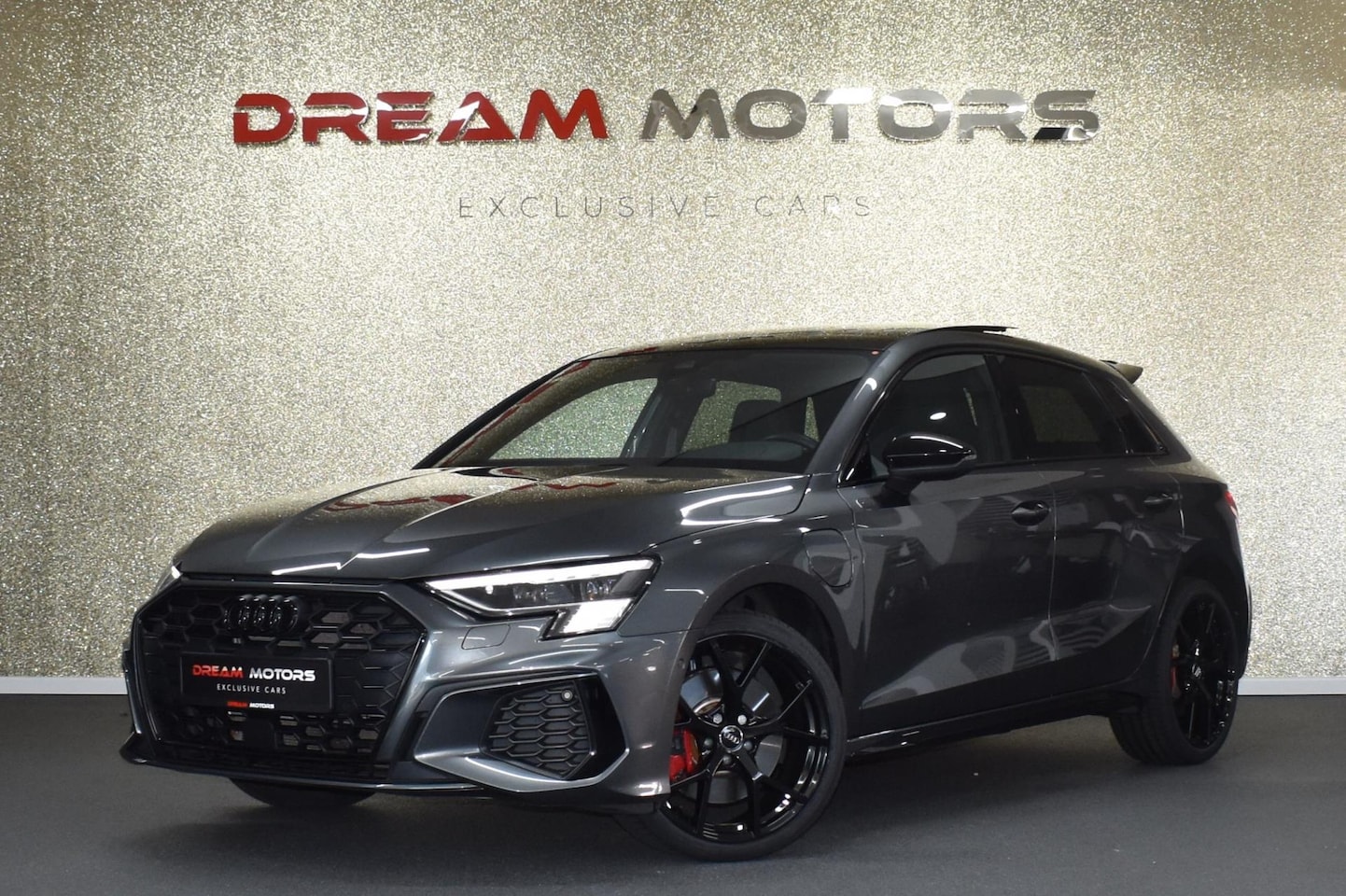 Audi A3 Sportback - 40 TFSI e 204pk S-Line Competition | S3 | B&O | RS-STOELEN - AutoWereld.nl