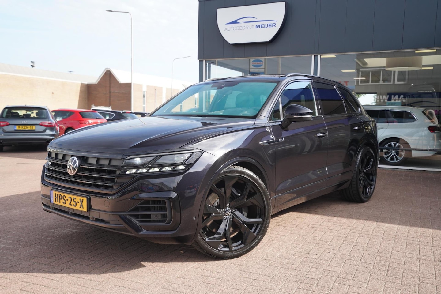 Volkswagen Touareg - 3.0 TSi 4MOTION RLine | Automaat | Navigatie | Camera | Vol opties | Dealerauto | Full Bla - AutoWereld.nl