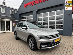 Volkswagen Tiguan - 1.5 TSI ACT Highline Business R-Line / Pano / ACC / Camera / Virtual / 1e Eigenaar