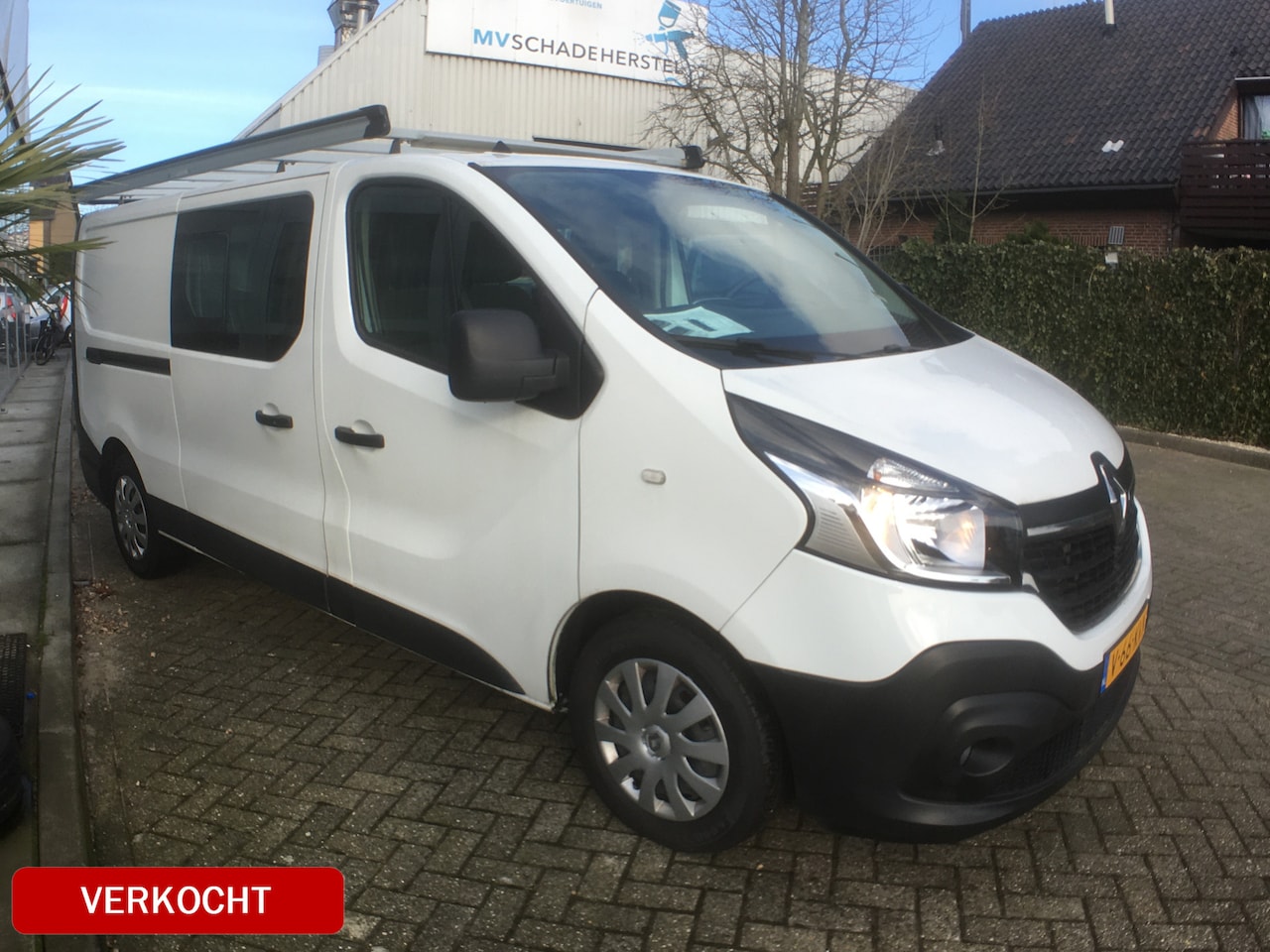 Renault Trafic - 2.0 dCi 120 T29 L2H1 Comfort Dubbelcabine , Imperiaal en trap, trekhaak - AutoWereld.nl