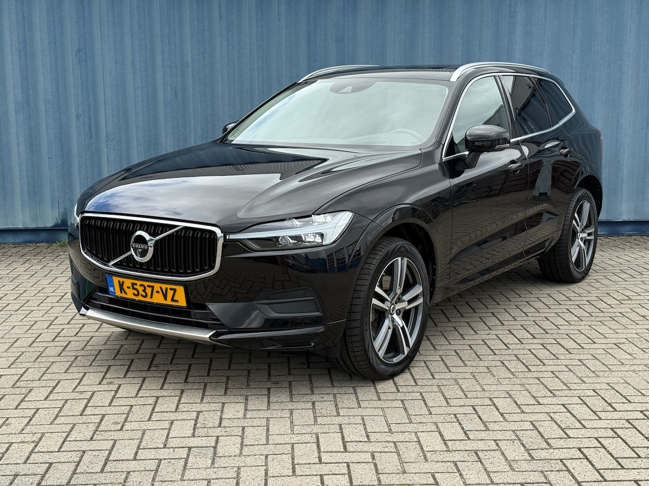 Volvo XC60 - 2.0 B5 Momentum Exclusive Camera 360 | Trekhaak wegklapbaar | Airco | NAVI | Apple carplay - AutoWereld.nl