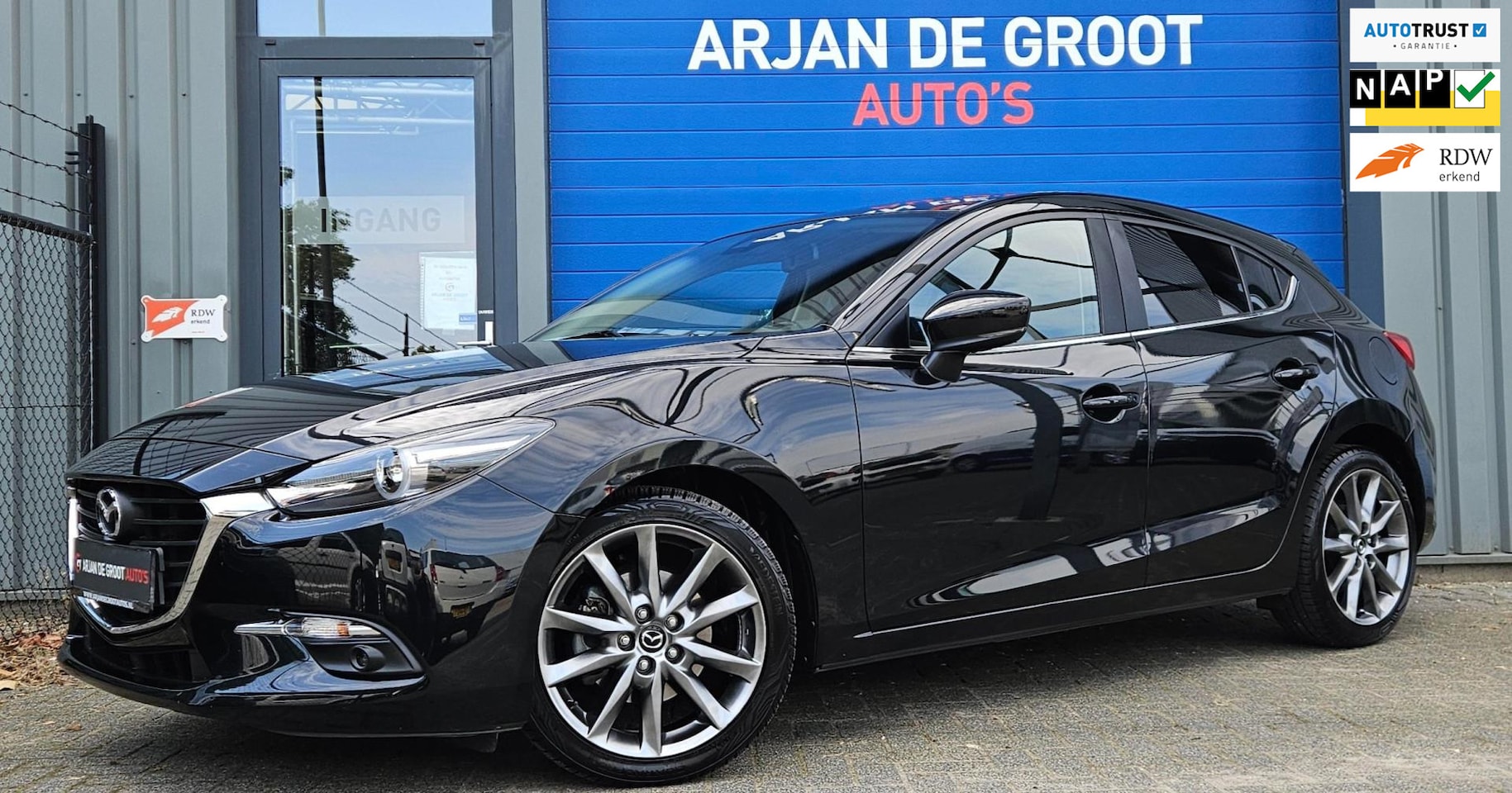 Mazda 3 - 2.0 SkyActiv-G 120 Navi CLima Hud Camere Full Led Dealer onderhouden - AutoWereld.nl