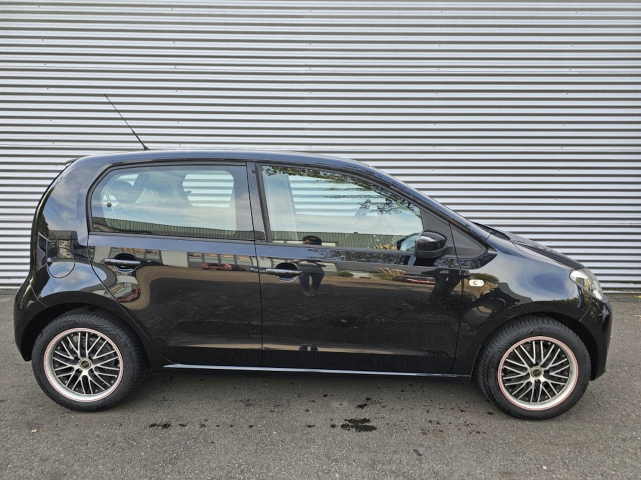 Volkswagen Up! - 1.0 move up! BlueM. - AutoWereld.nl